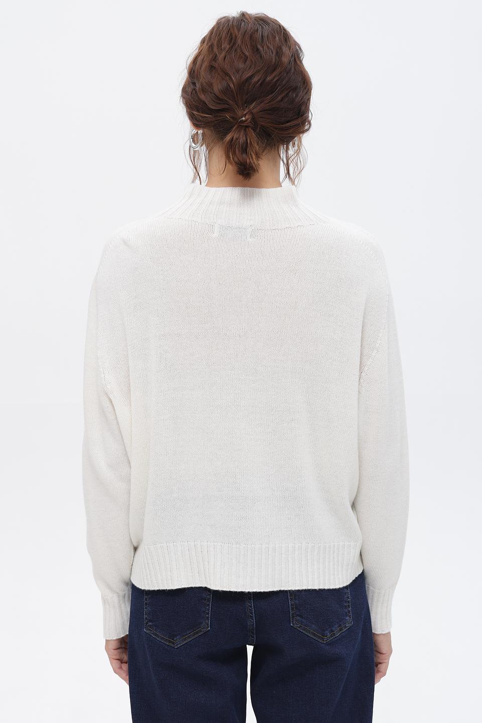 Пуловер Croche молочный