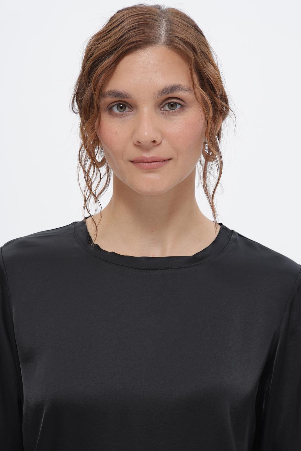 Блуза Croche черная с длинным рукавом