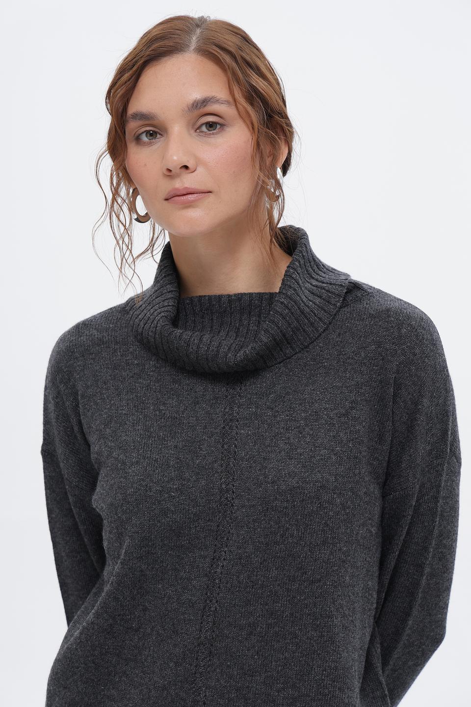 Пуловер Pezzo с горлом серый