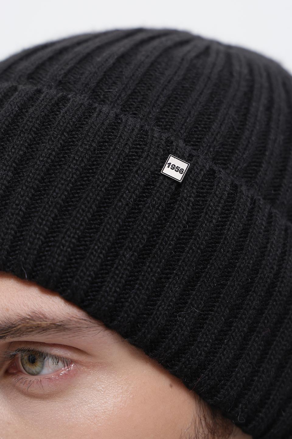 Шапка ADL man черная вязаная