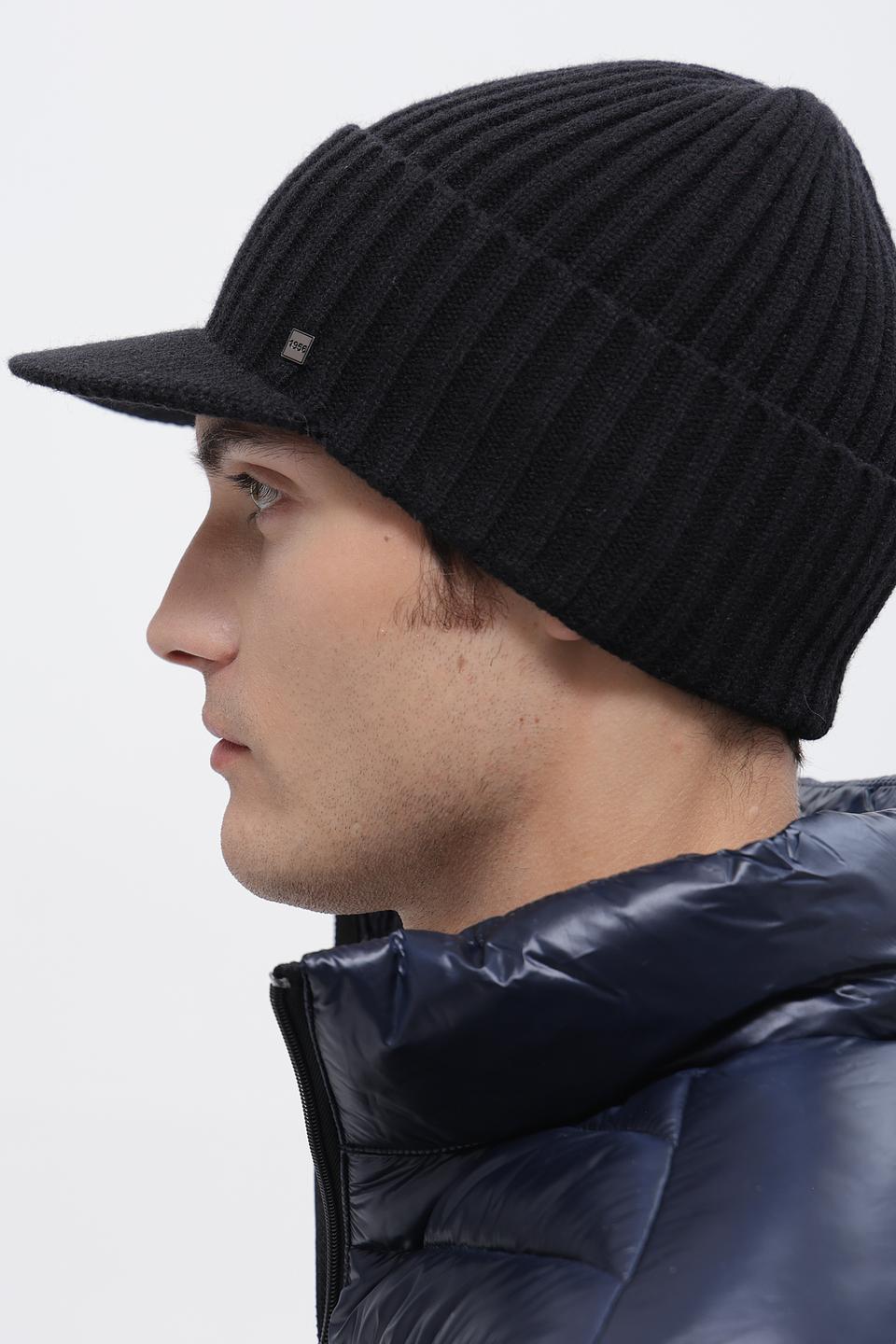 Шапка Julia Florenzi с козырьком