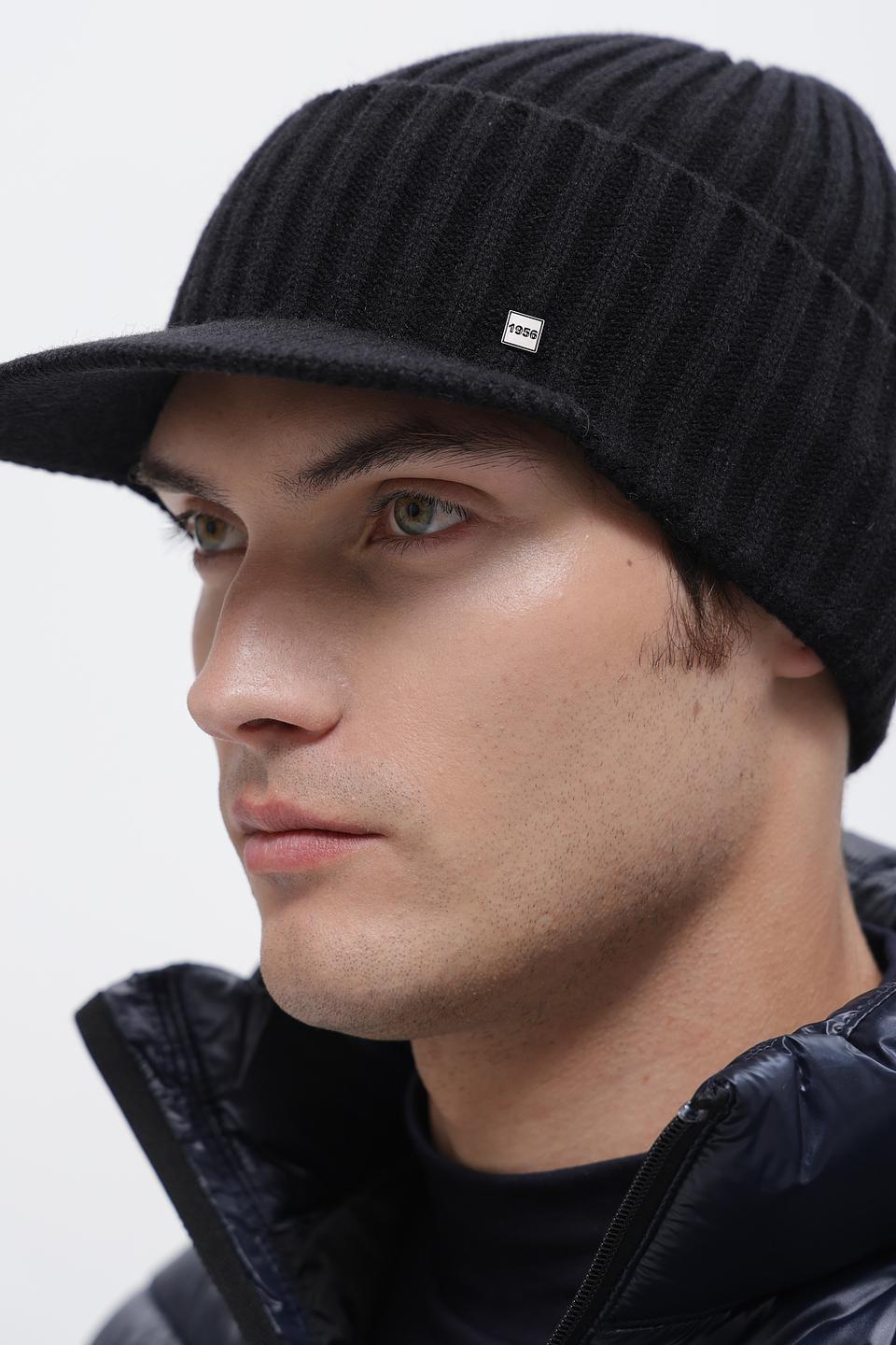 Шапка Julia Florenzi с козырьком