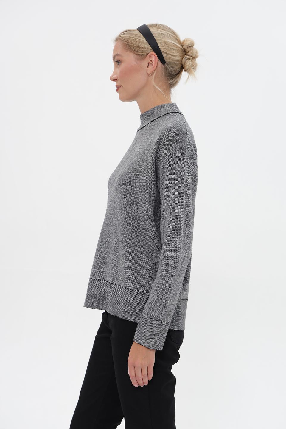 Пуловер UNQ с отделкой