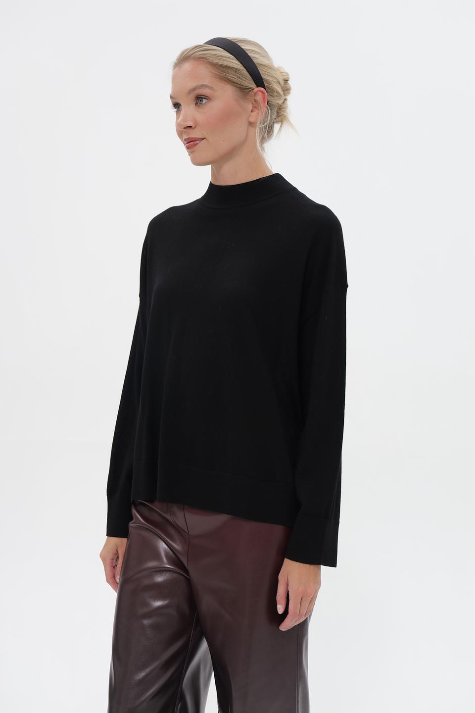 Пуловер UNQ женский черный