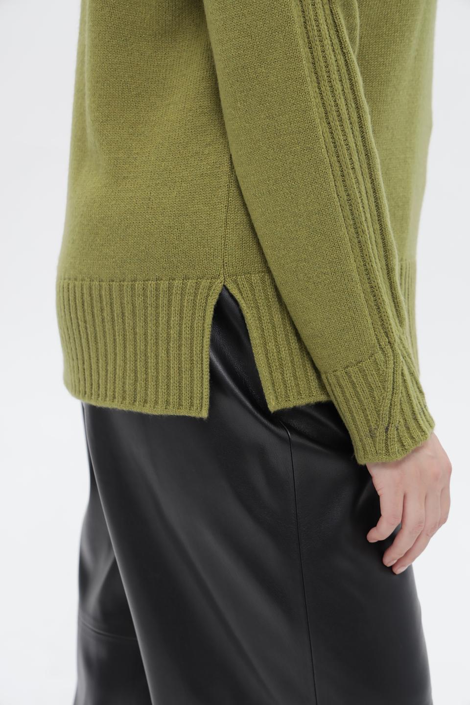 Пуловер Lebek оливковый