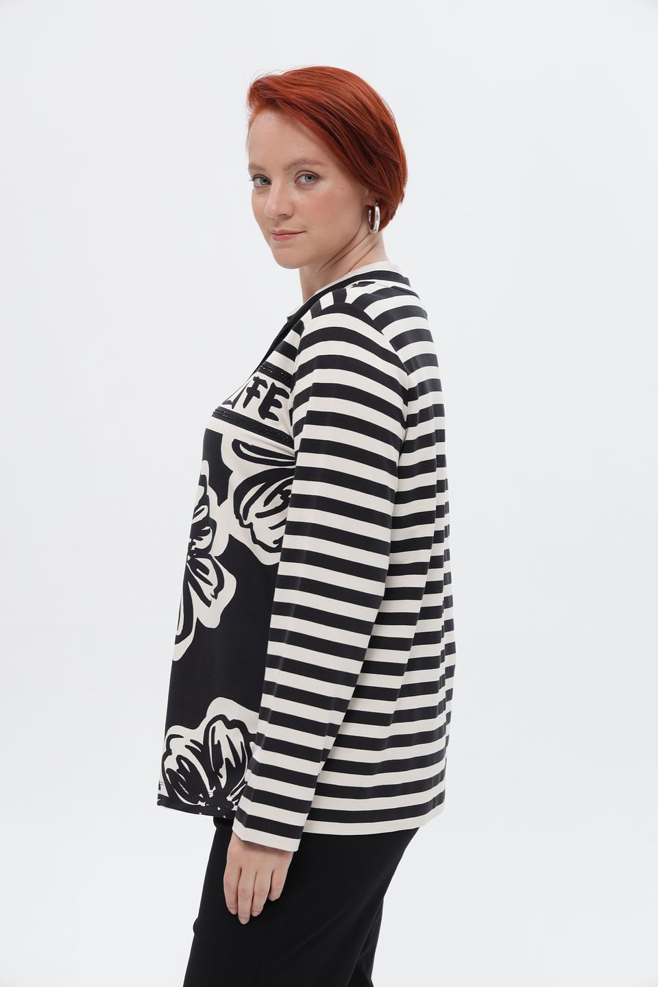 Пуловер Via Appia с цветами и надписью