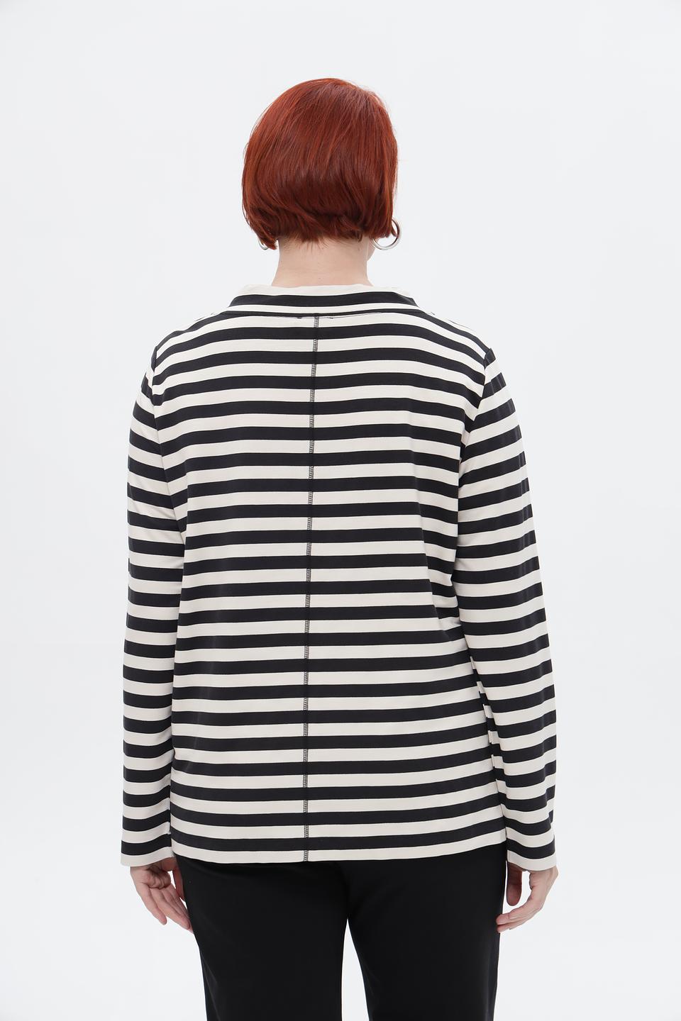 Пуловер Via Appia с цветами и надписью