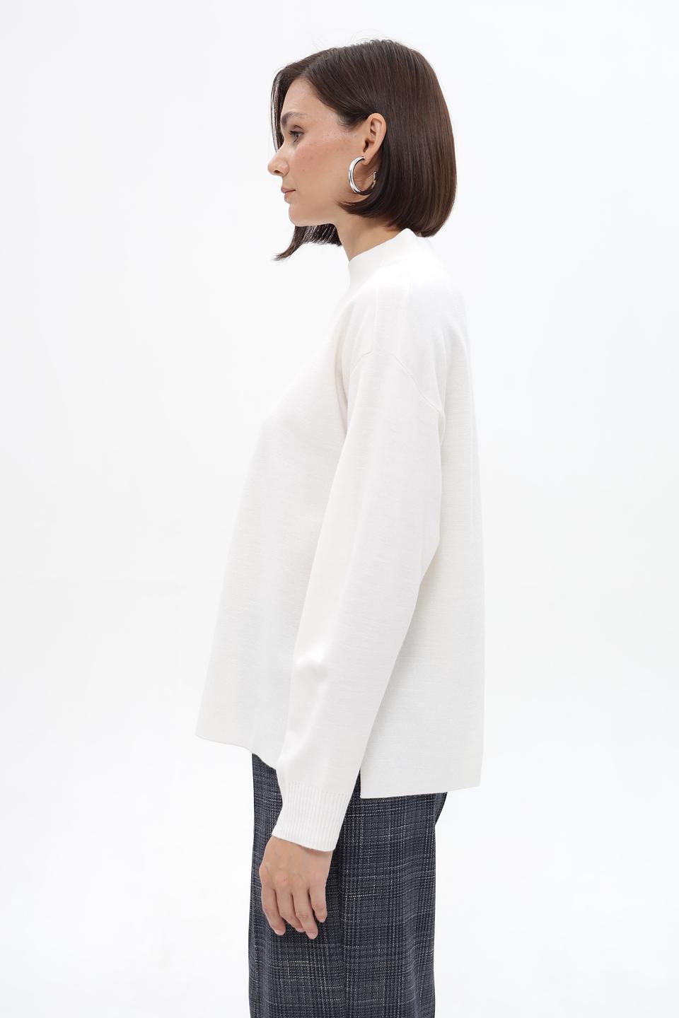 Пуловер UNQ женский молочный