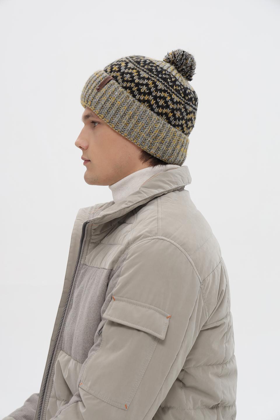 Шапка Marhatter с помпоном