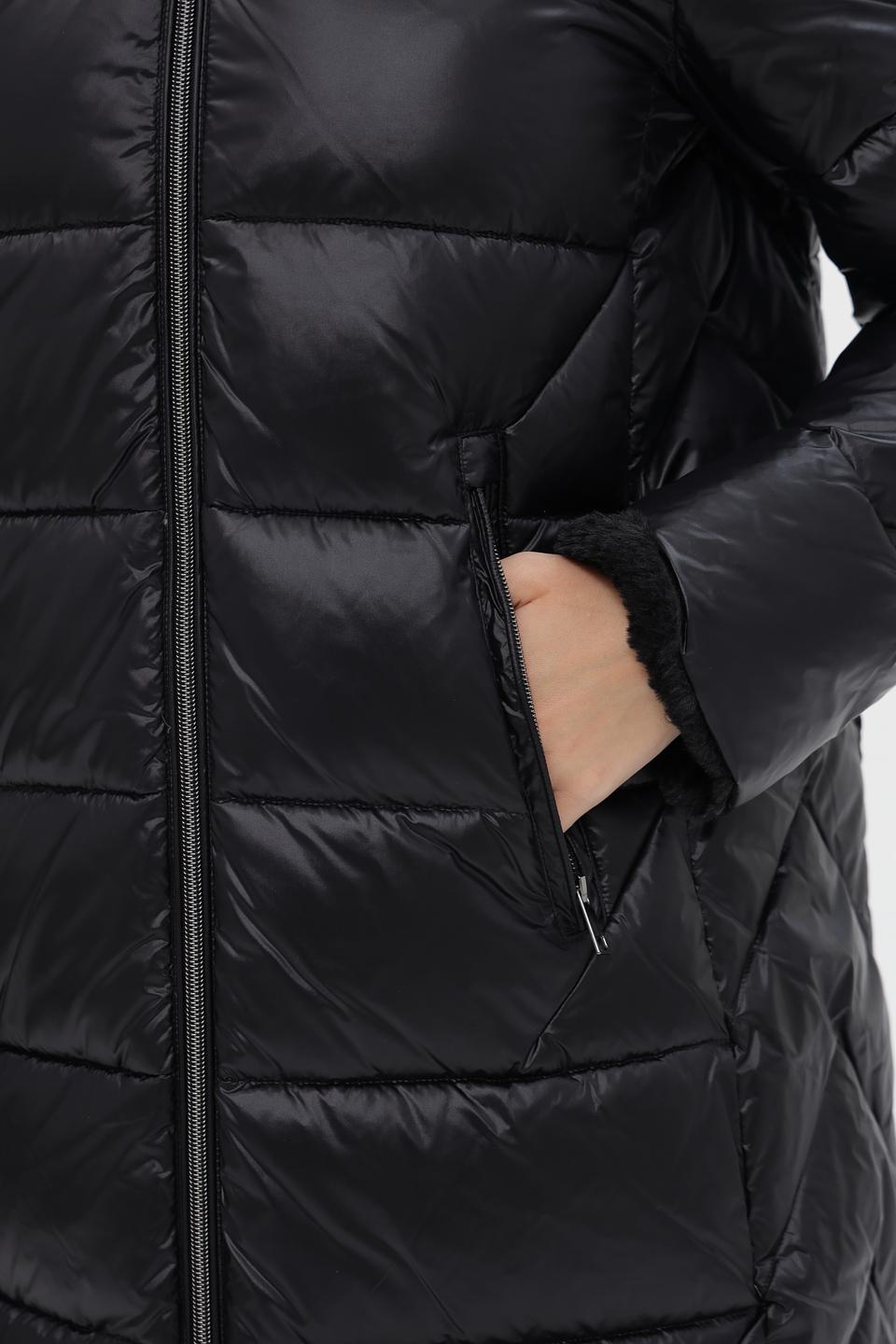 Пальто Milestone с мехом