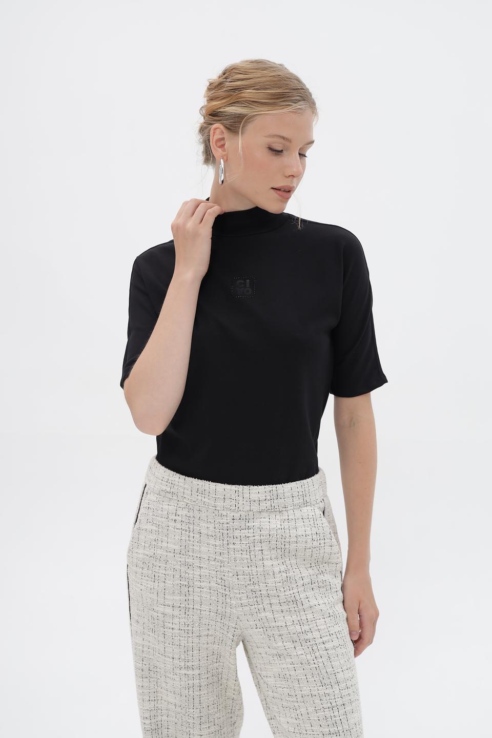 Водолазка Betty Barclay черная с вышивкой