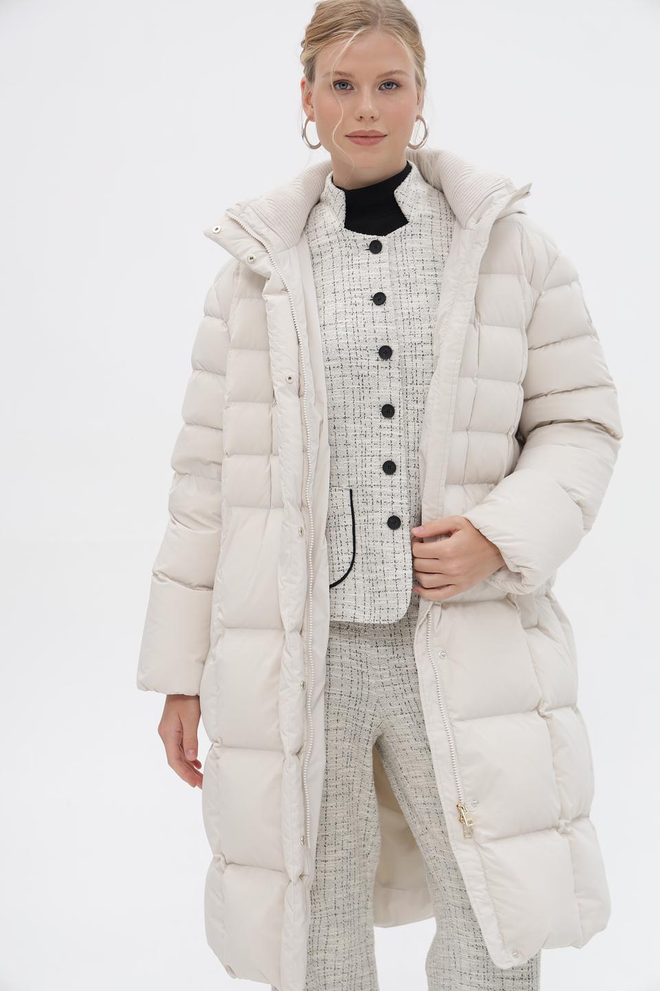Пальто Marc Cain стеганое бежевое