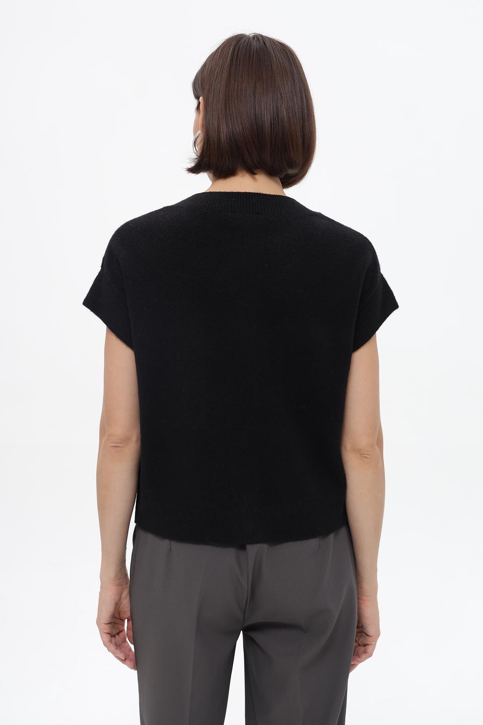 Жакет Monari чёрный с карманами