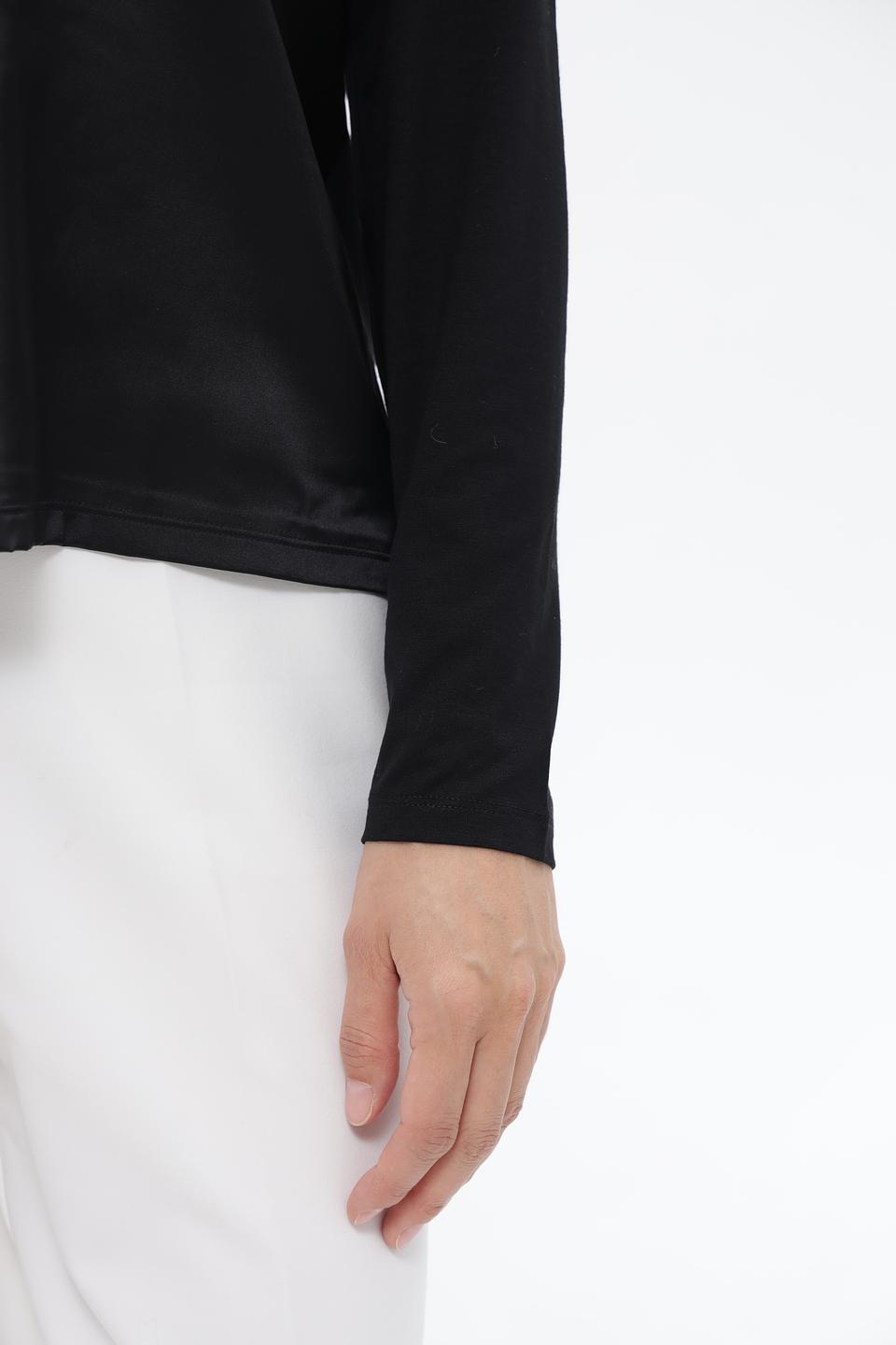 Блузка Monari с карманом черная