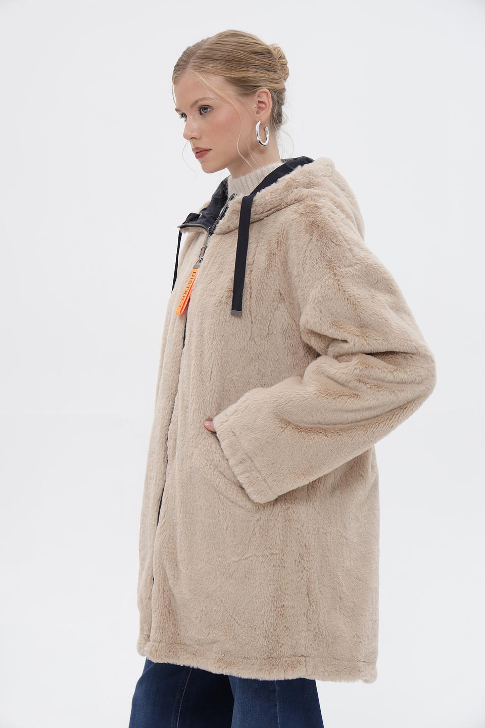 Пальто District с капюшоном бежевое