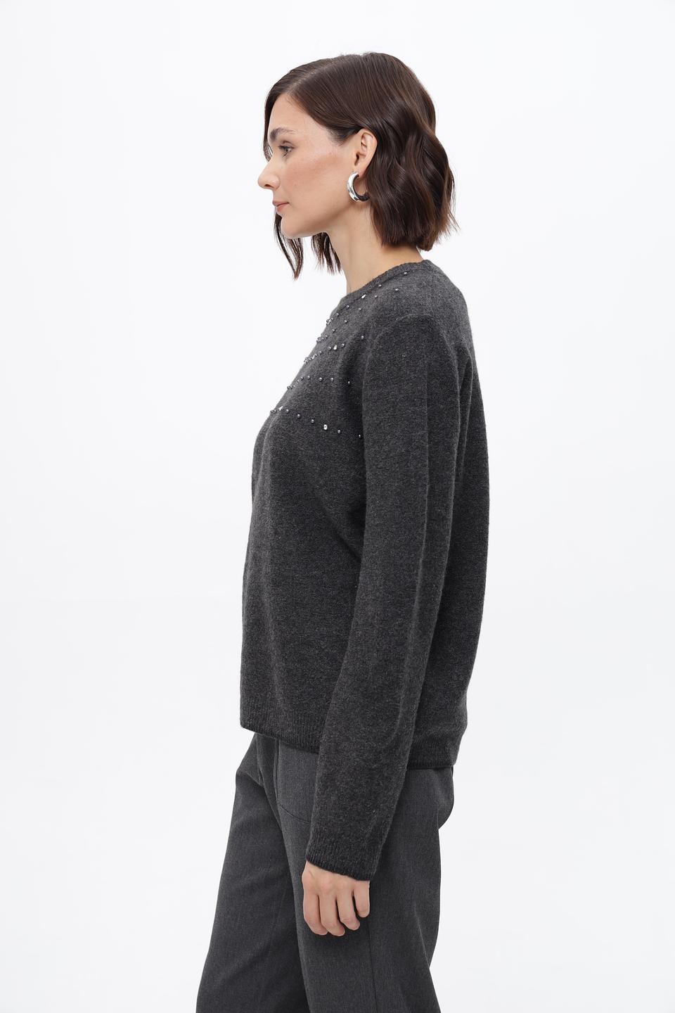 Пуловер Broadway с бусинами серый
