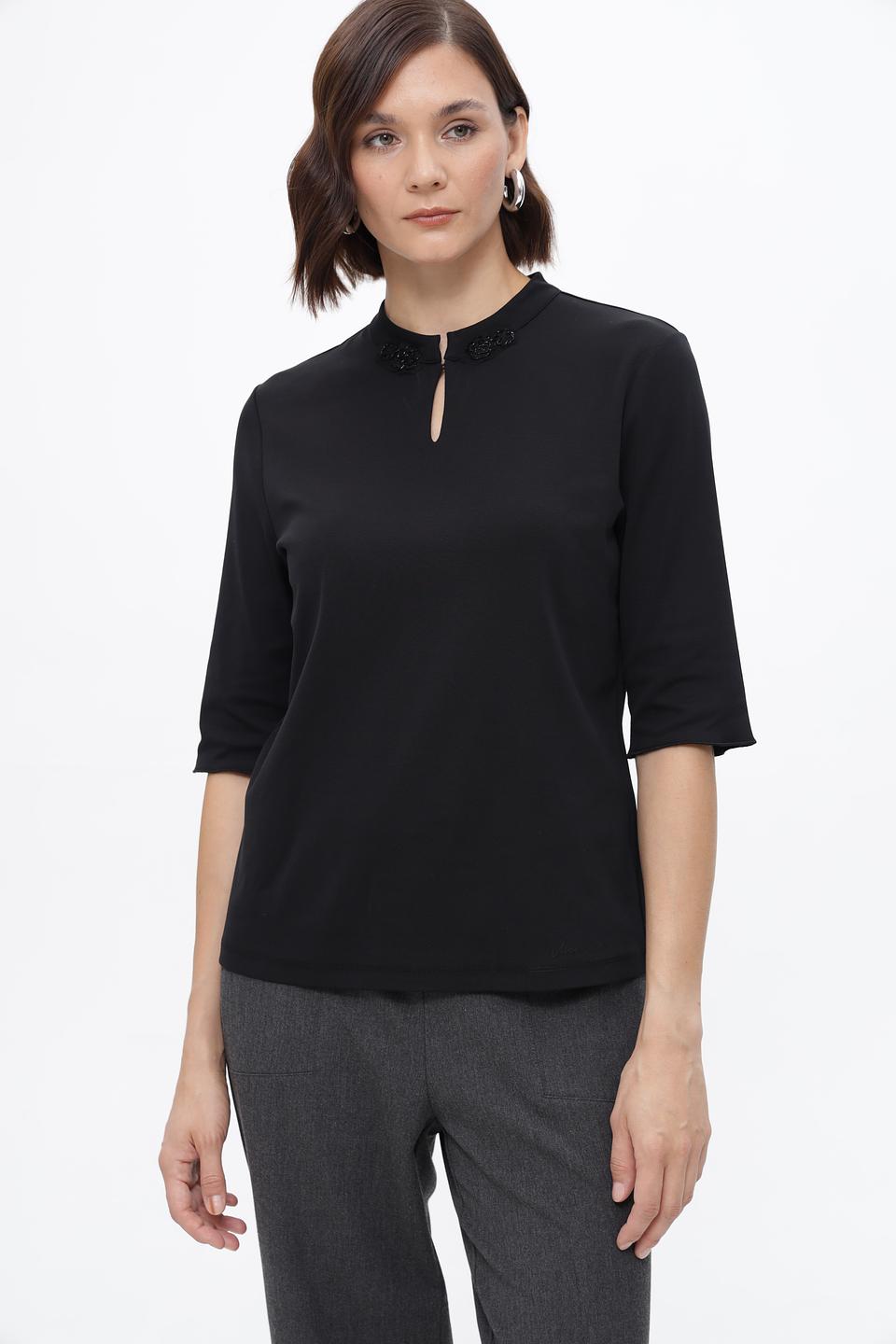 Блуза Marc Cain с вырезом