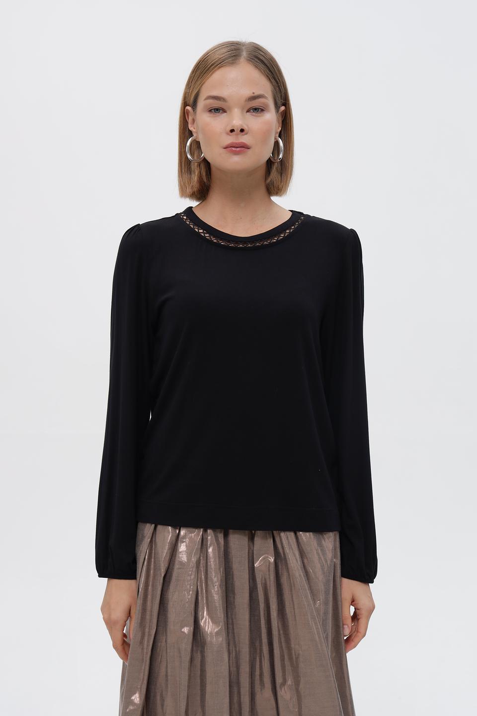 Черная футболка Broadway с отделкой