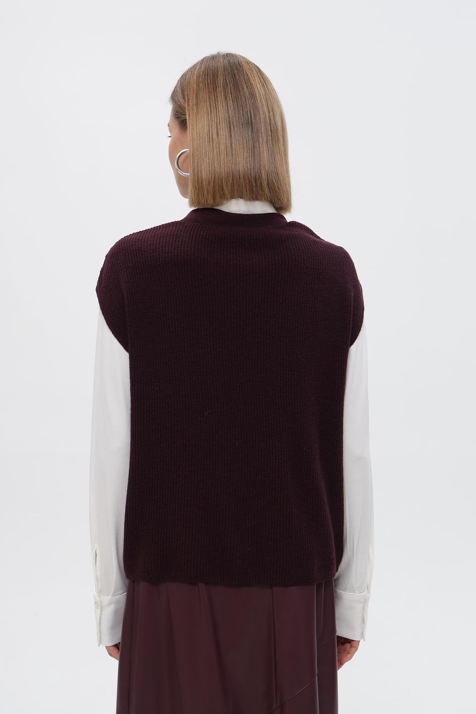 Жилет Bugatti вязаный бордовый