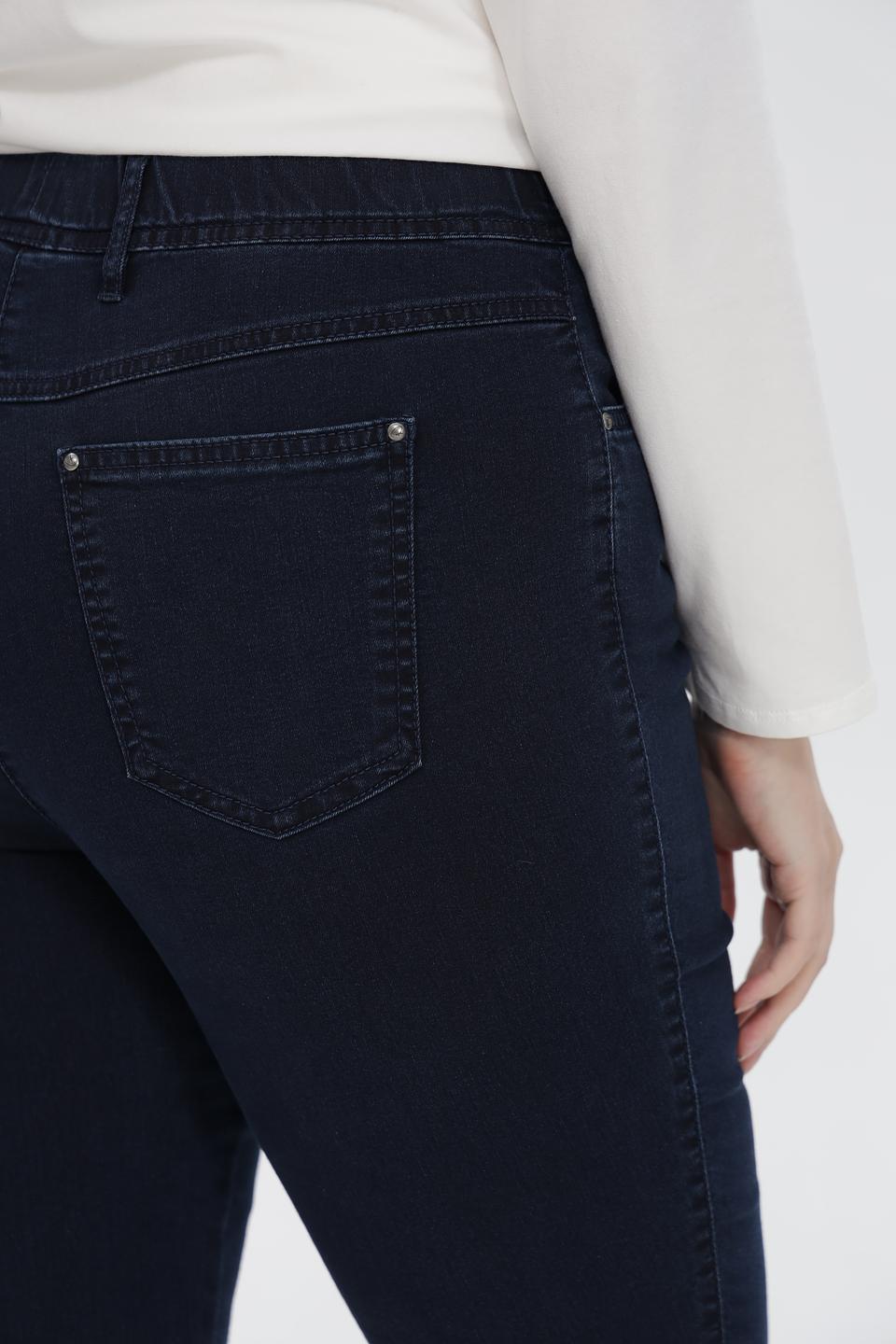 Джинсы Relaxed by Toni укороченные темно-синие