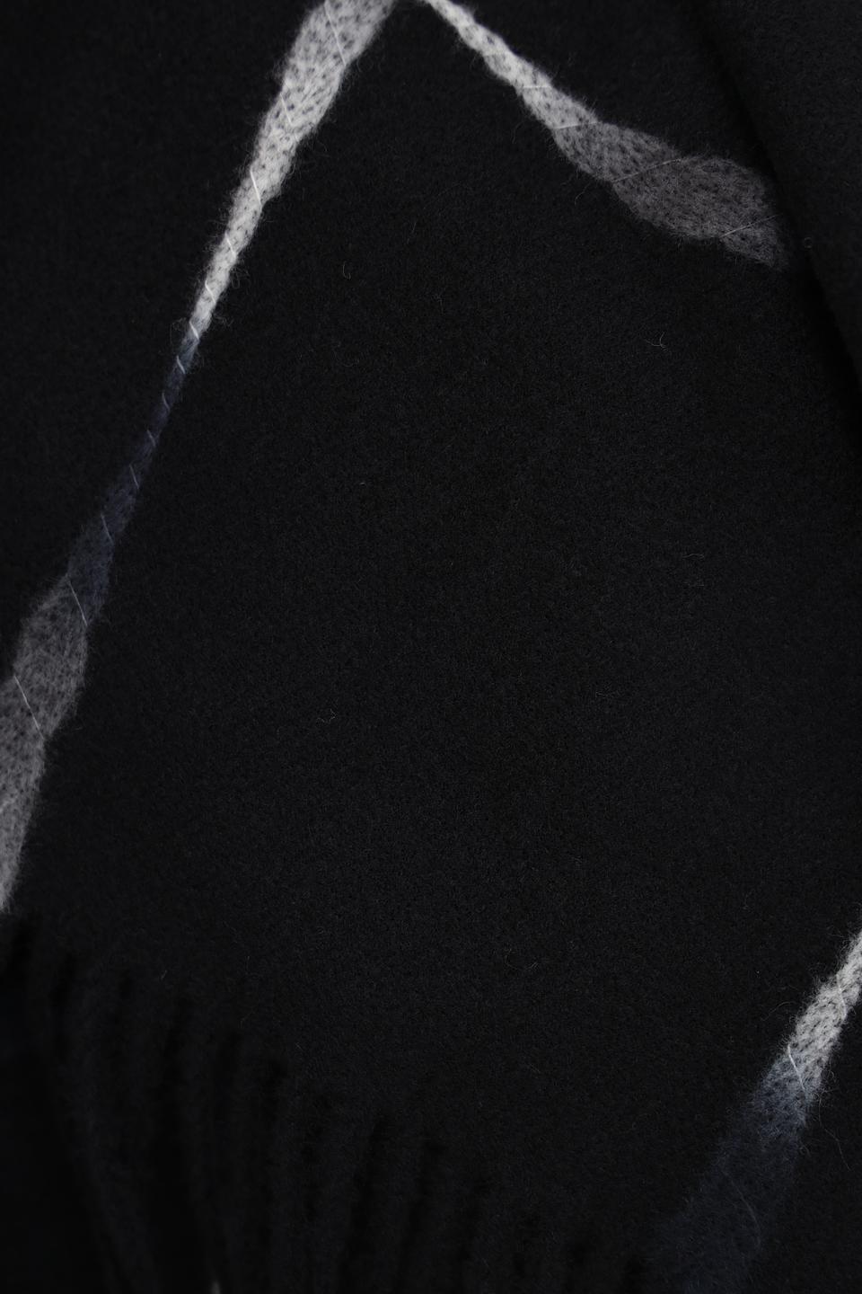 Шарф Fraas в клетку чёрный