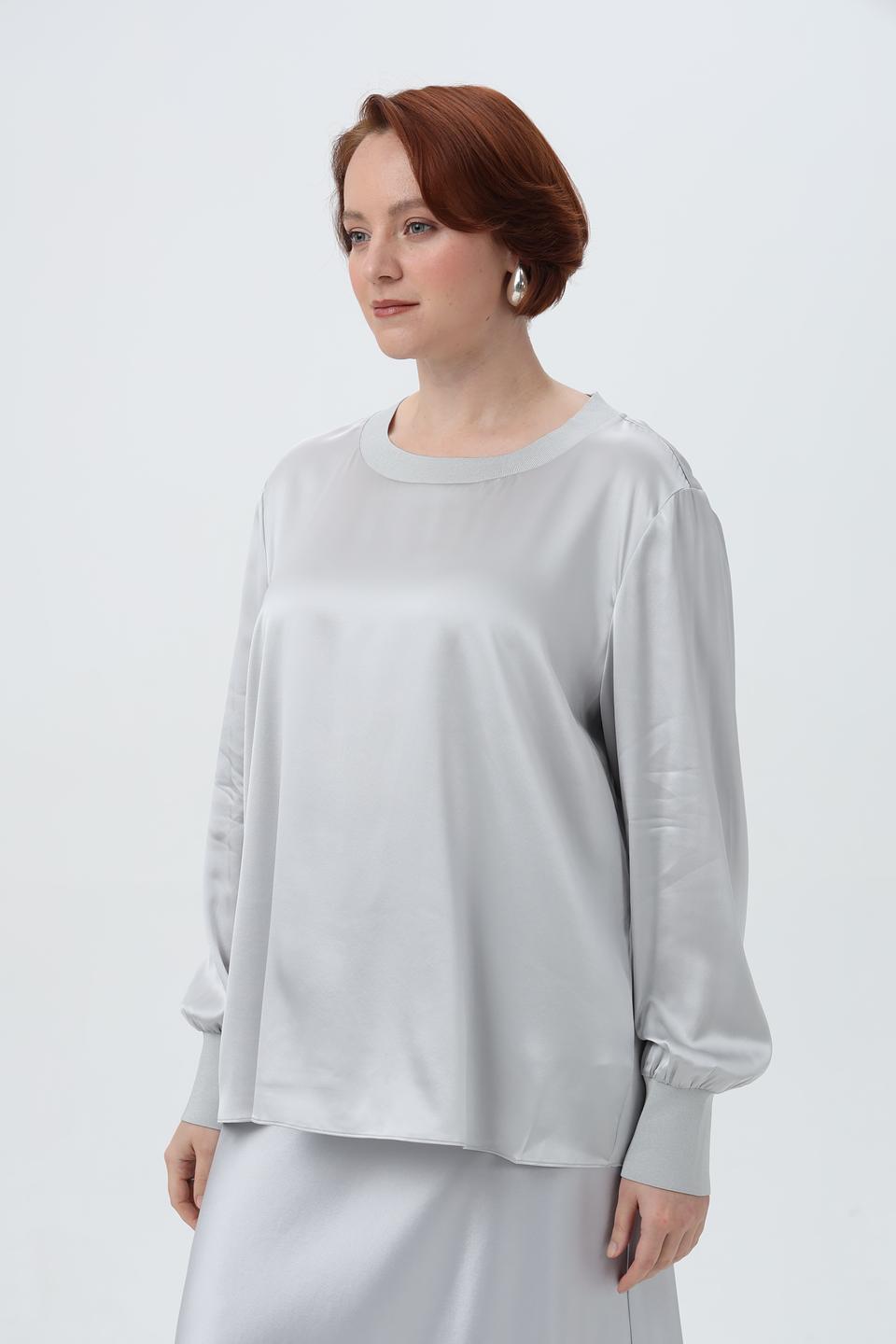 Блузка Herzens Angelegenheit атласная серая