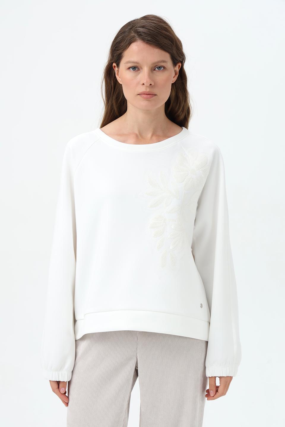 Пуловер Monari с вышивкой