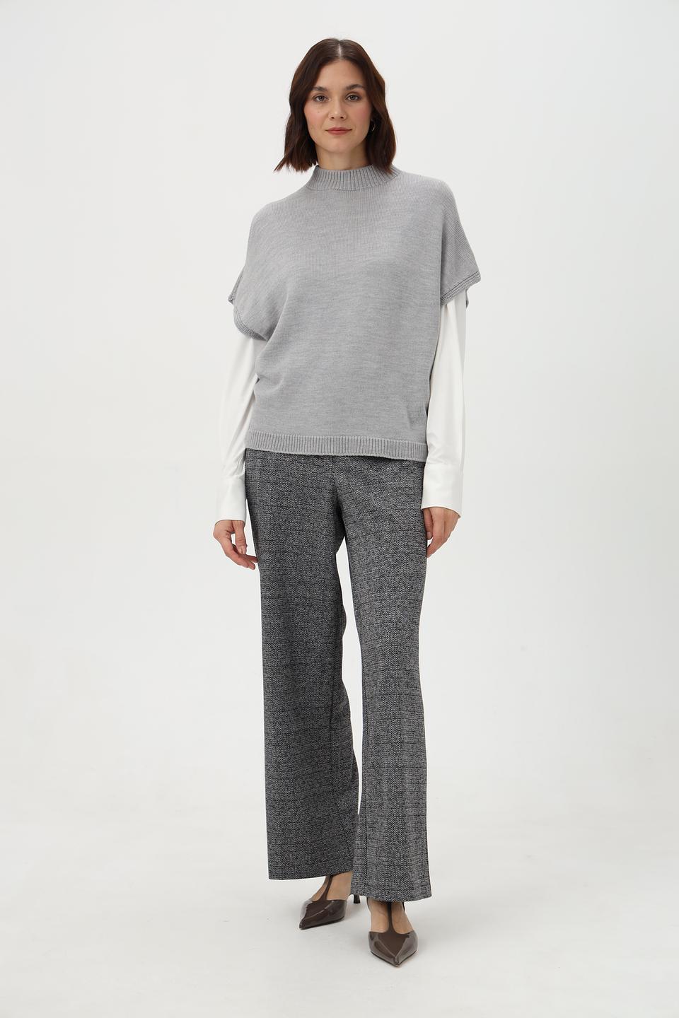 Жилет Croche вязаный серый