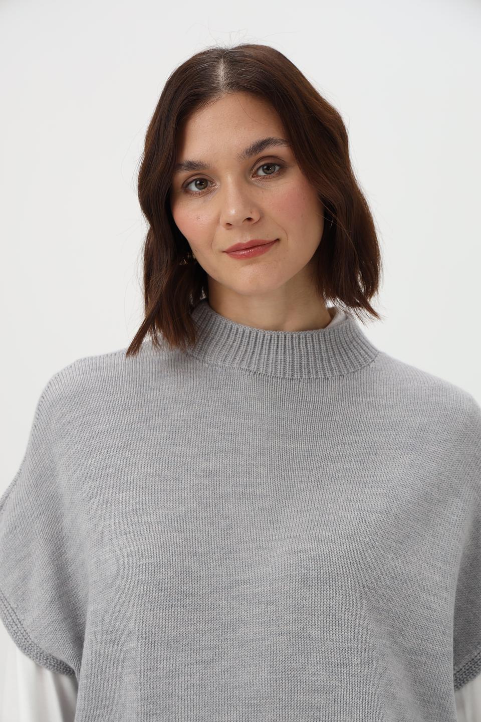 Жилет Croche вязаный серый