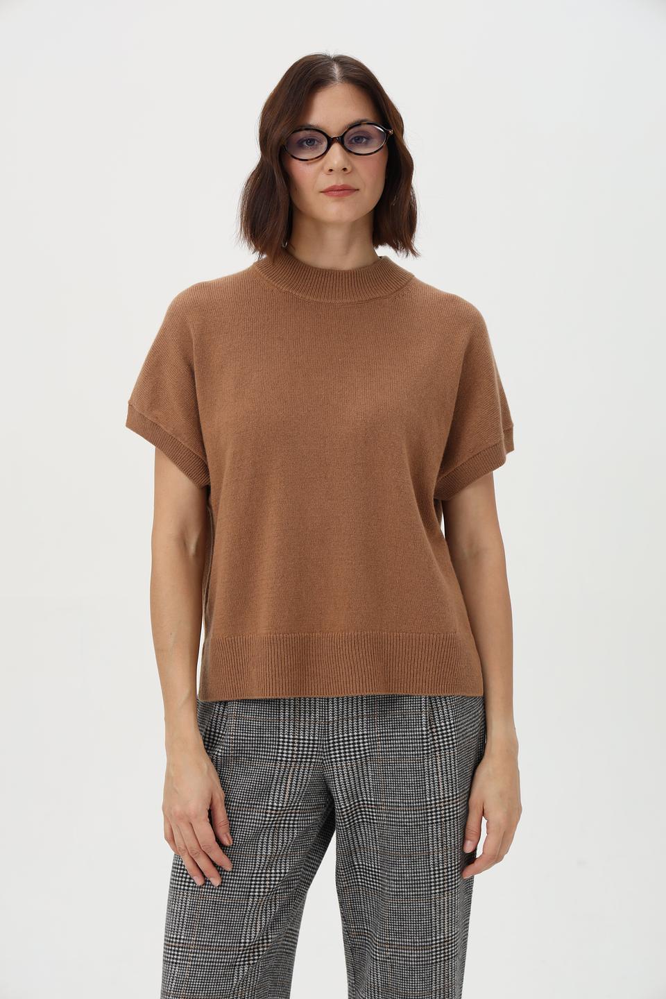 Пуловер Oui коричневый с коротким рукавом