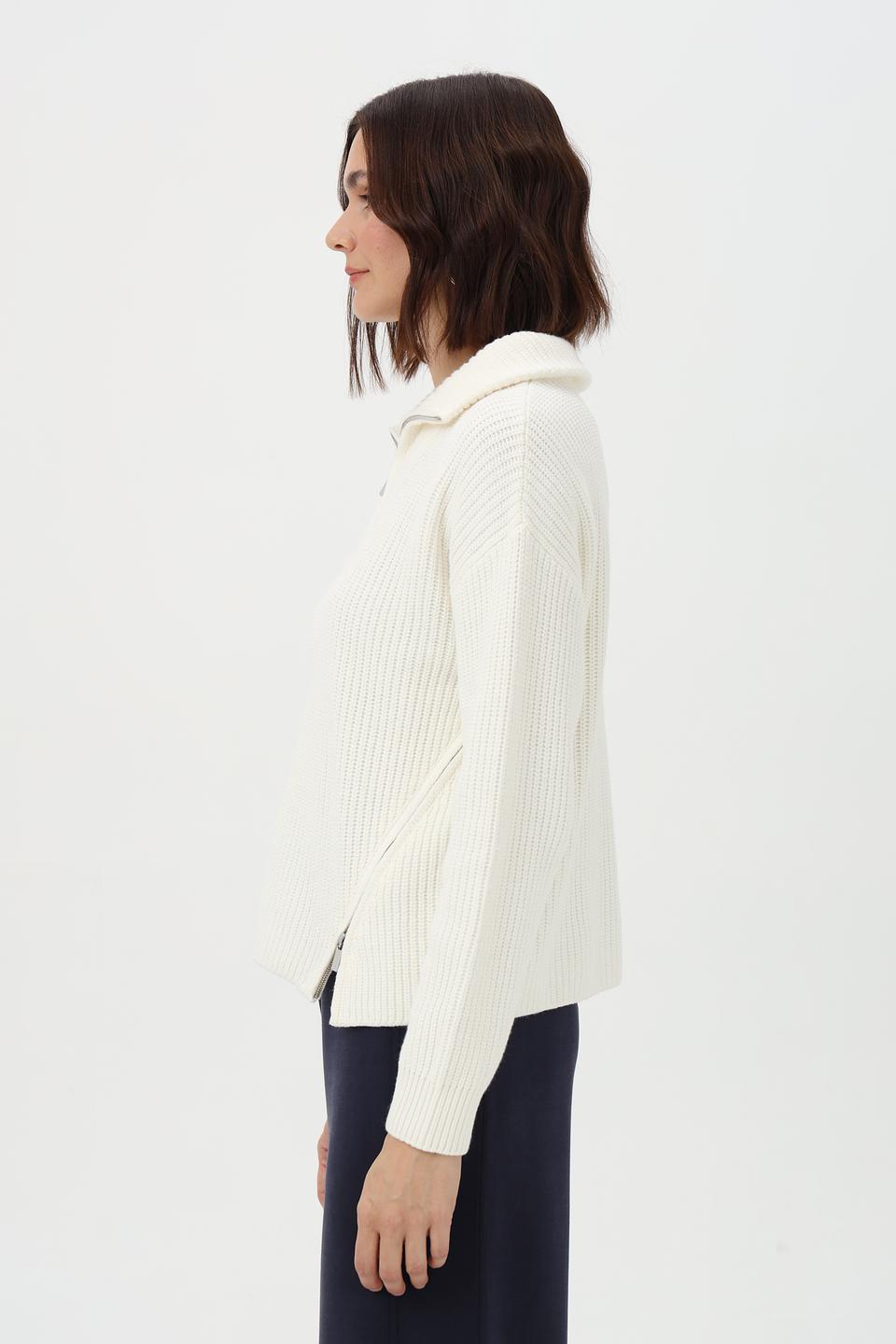 Пуловер Oui с молнией молочный