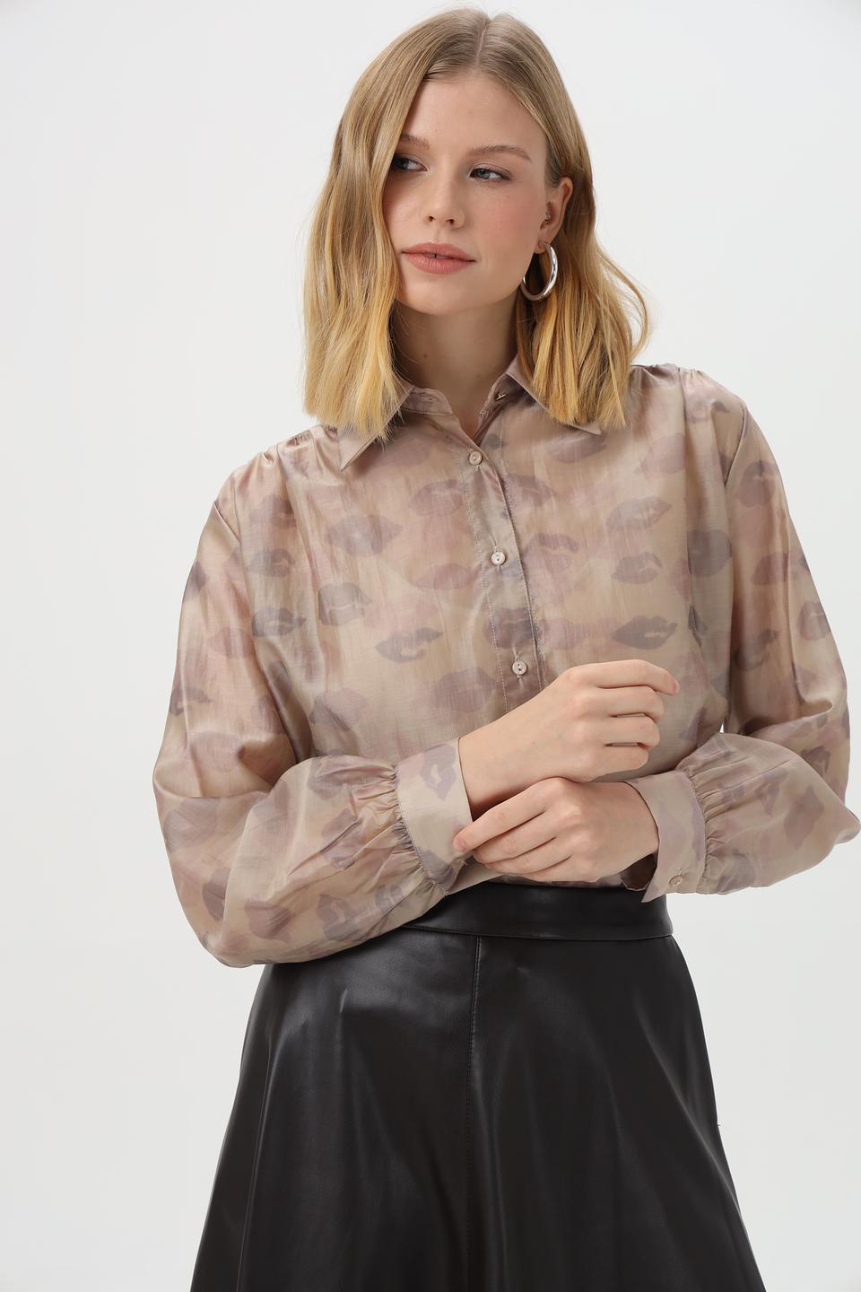 Блузка Croche с принтом губ