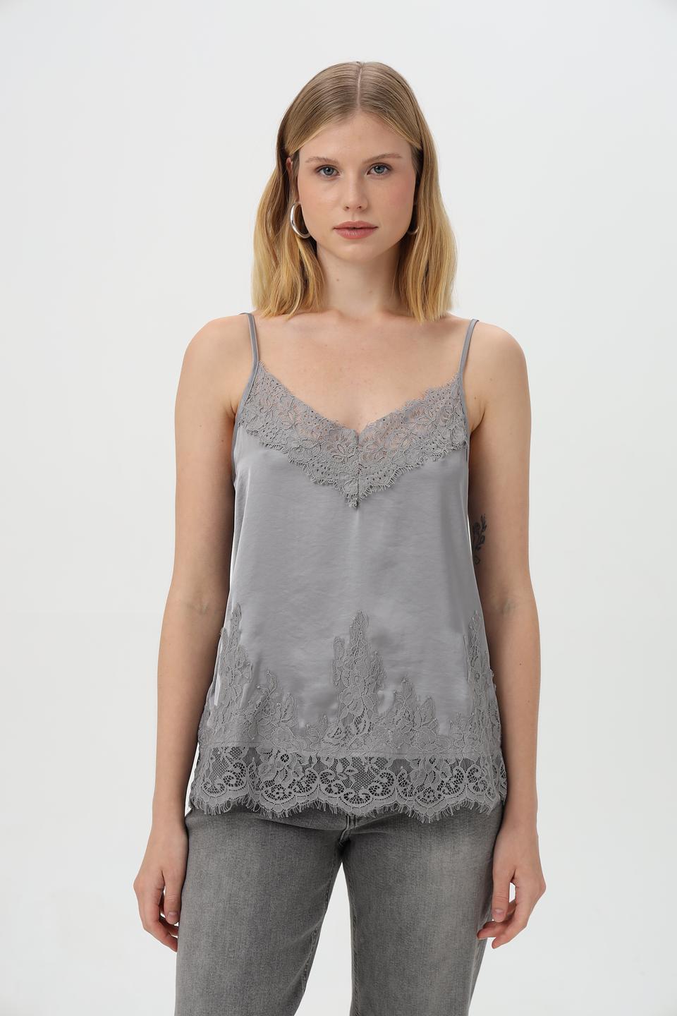 Топ Oui с кружевом серый