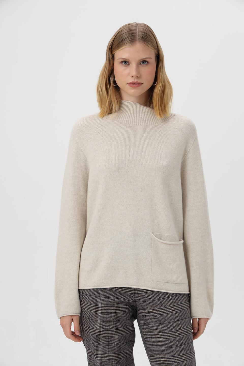 Пуловер Oui с карманом бежевый