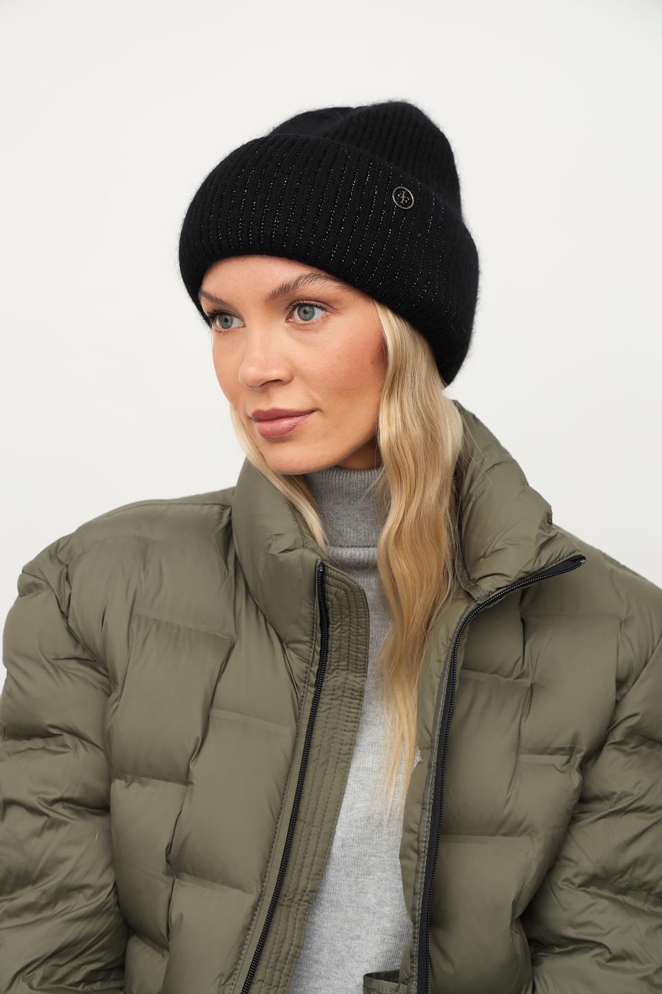 Шапка Julia Florenzi чёрная