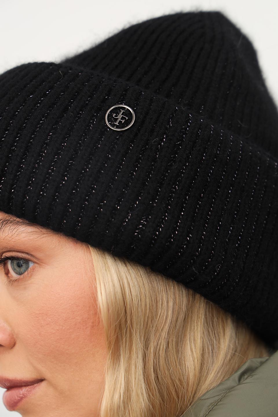 Шапка Julia Florenzi чёрная