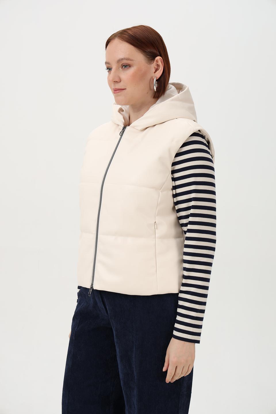 Жилет Tuzzi стеганый с капюшоном бежевый