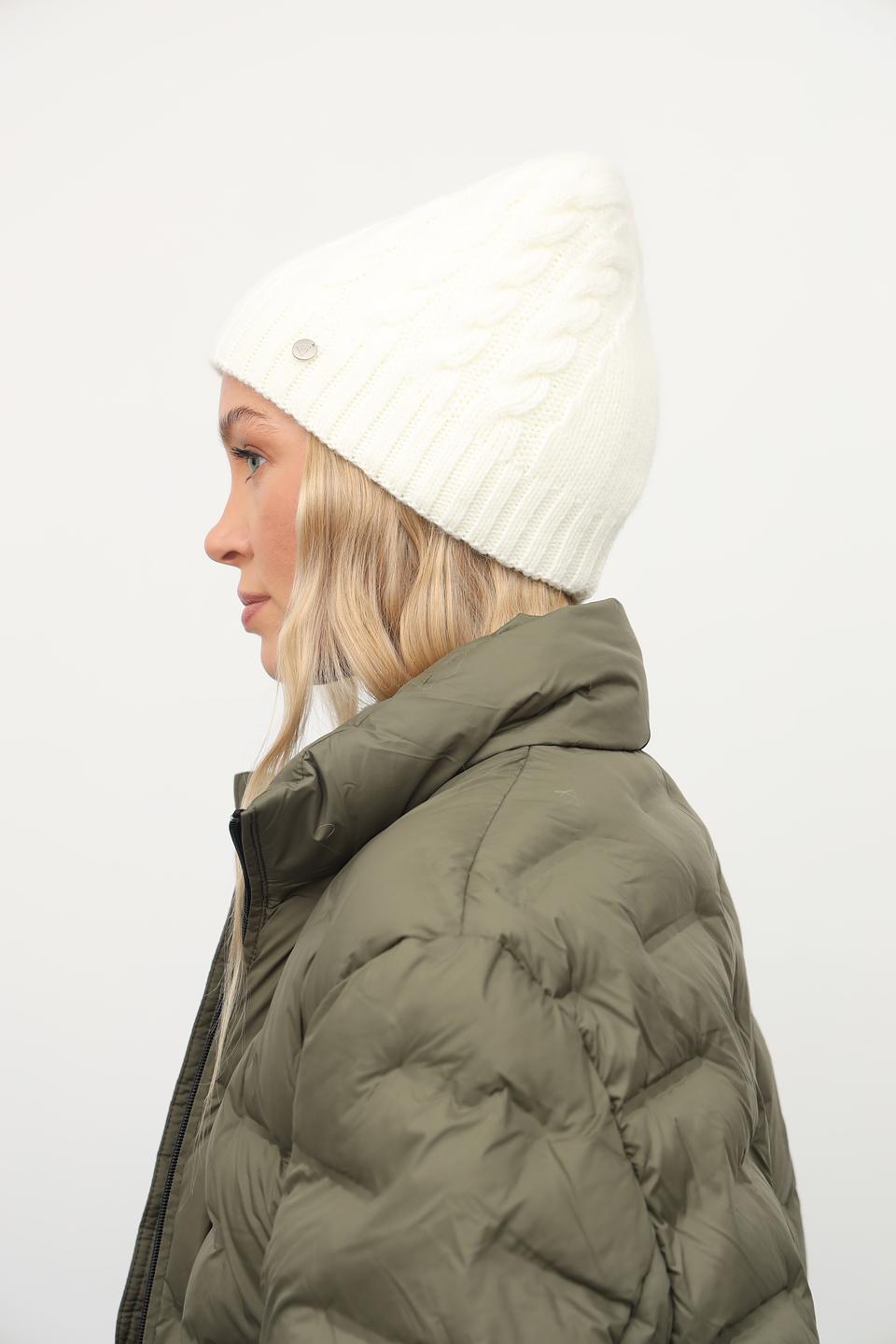 Шапка Julia Florenzi вязаная белая