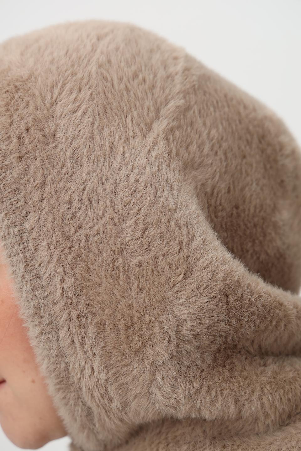 Шапка Loevenich вязаная бежевая