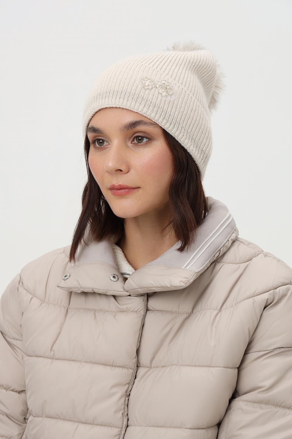 Шапка Marc Cain с помпоном бежевая