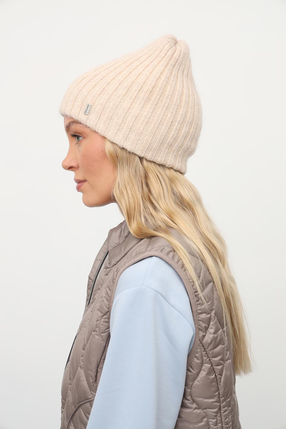 Шапка Julia Florenzi бежевая