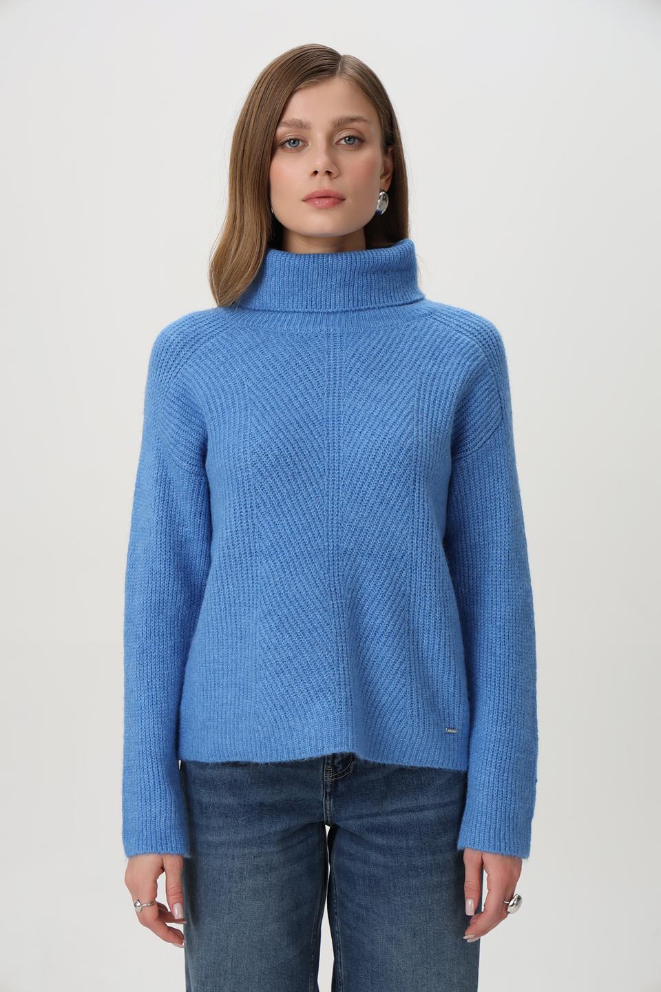 Пуловер MORE and MORE голубой с горлом