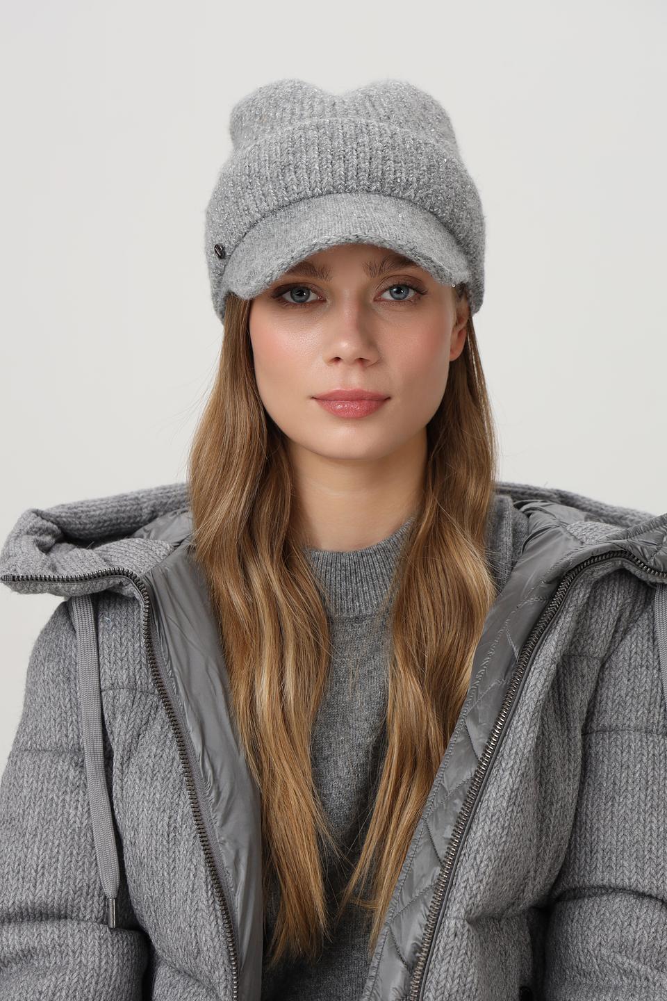 Шапка Loevenich с козырьком серая