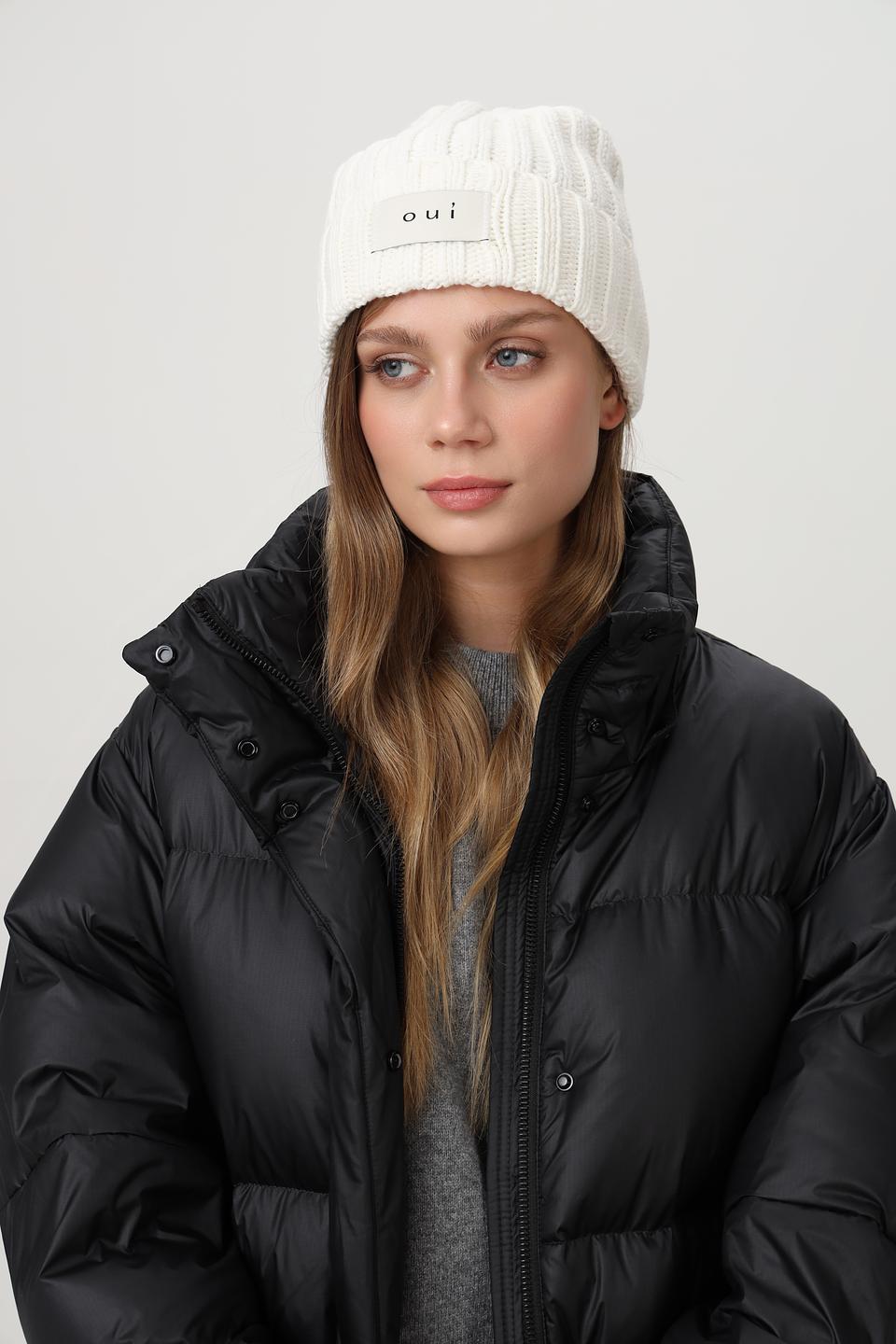 Шапка Oui вязаная белая