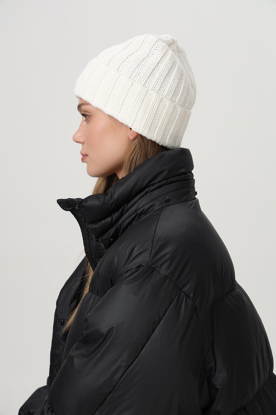 Шапка Oui вязаная белая