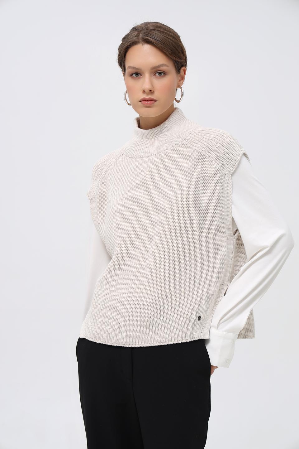 Жилет Monari вязаный бежевый