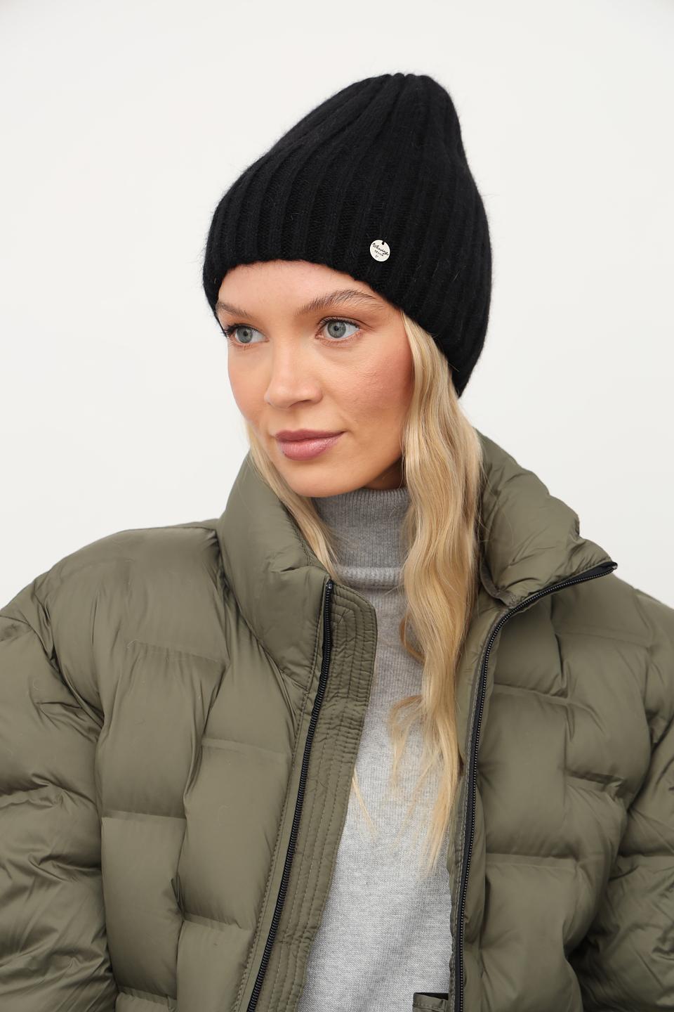 Шапка Julia Florenzi черная