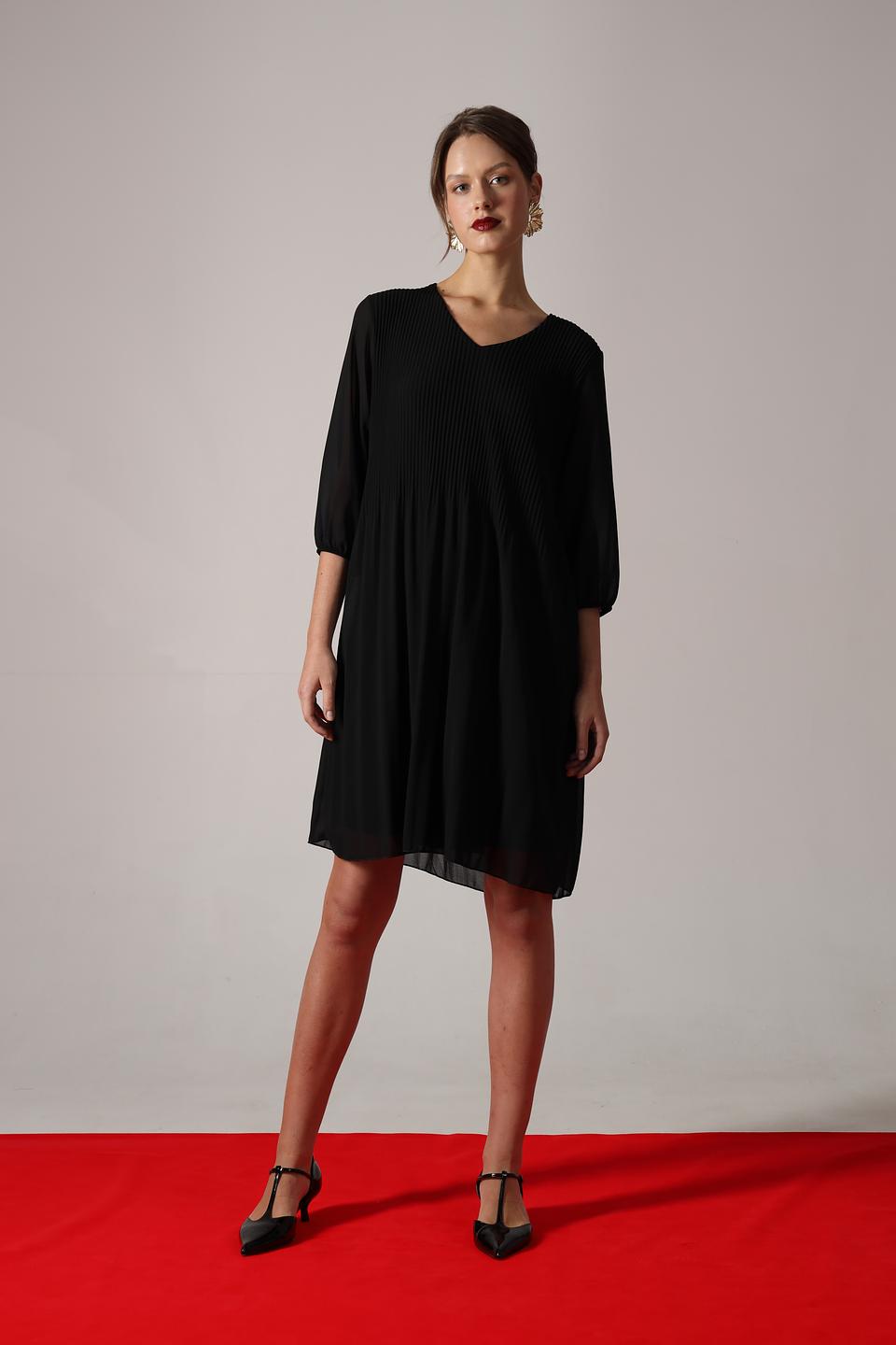 Платье Bianca плиссированное чёрное