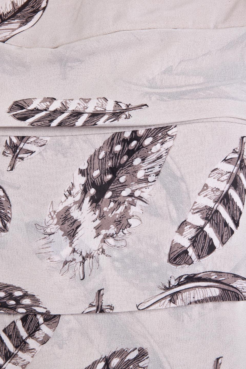 Блуза Locust с принтом перья бежевая