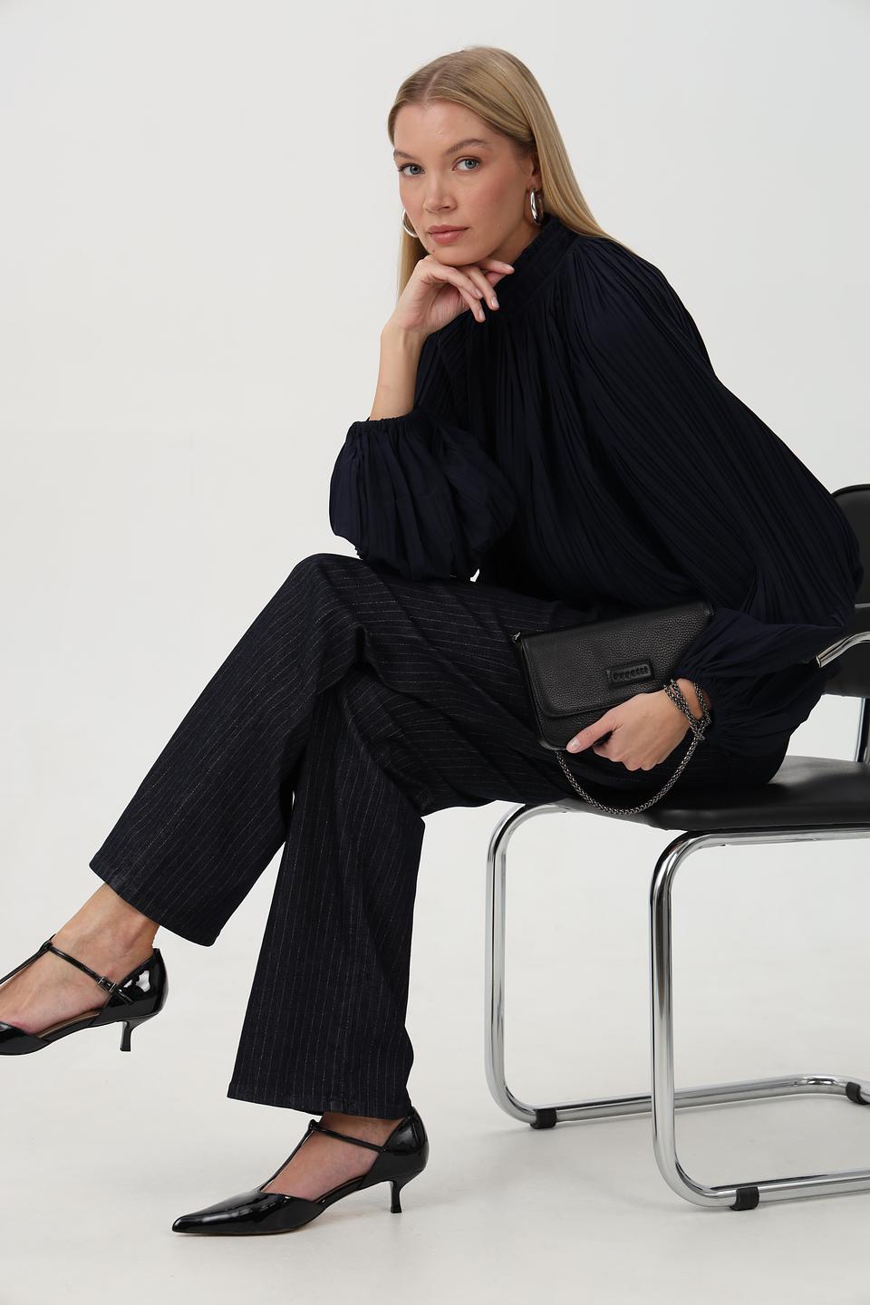 Блуза Monari плиссированная чёрная